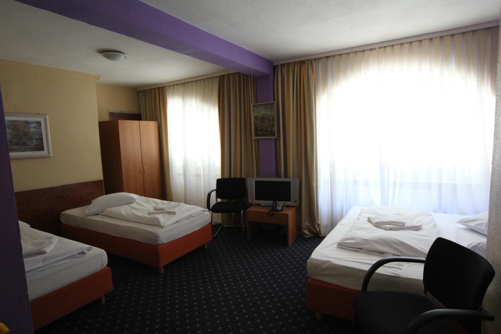 Carlton Hotel Frankfurt am Main Bagian luar foto