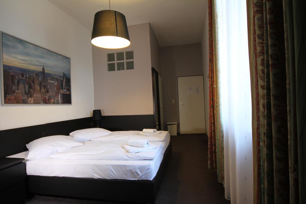 Carlton Hotel Frankfurt am Main Bagian luar foto