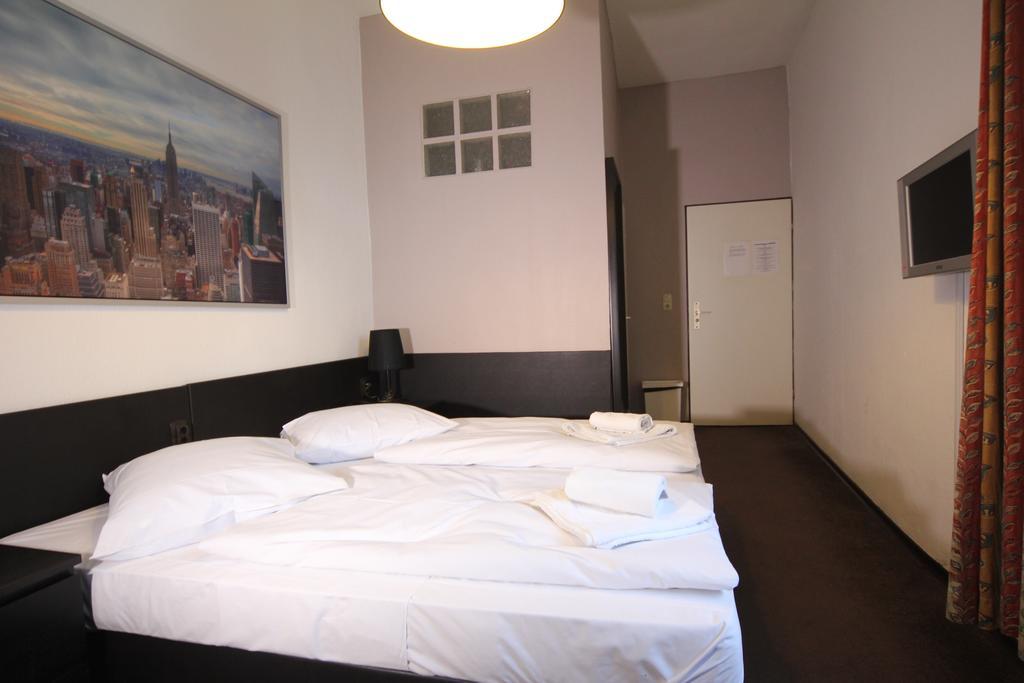 Carlton Hotel Frankfurt am Main Bagian luar foto