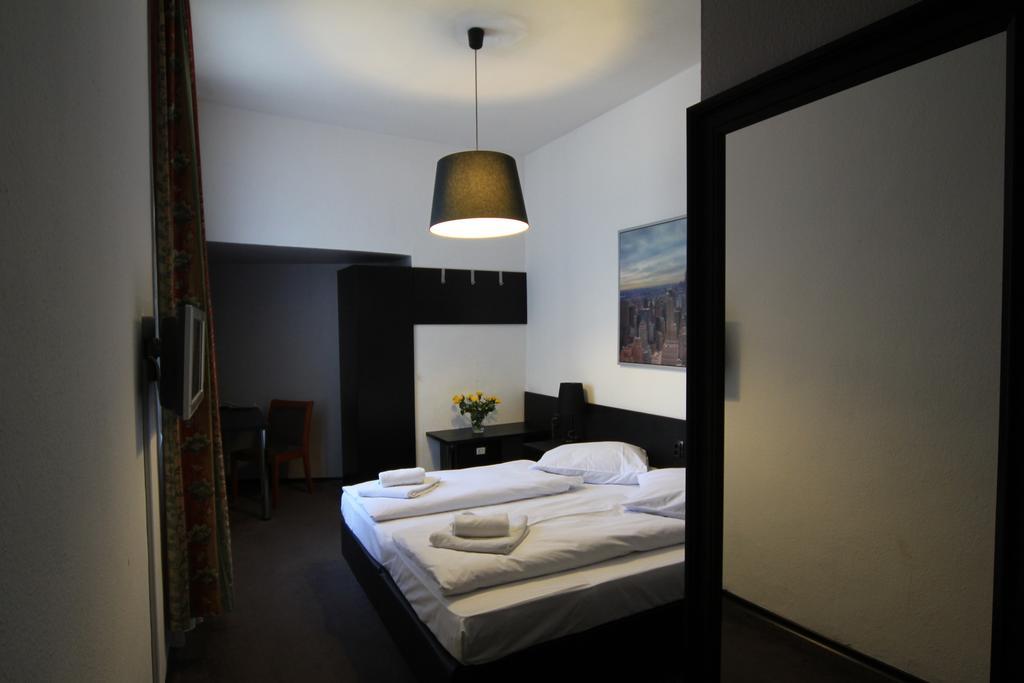 Carlton Hotel Frankfurt am Main Bagian luar foto