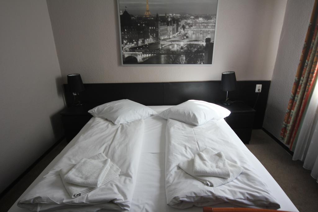 Carlton Hotel Frankfurt am Main Bagian luar foto
