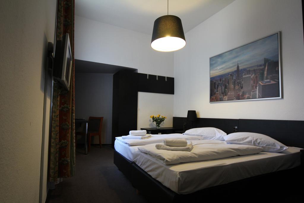 Carlton Hotel Frankfurt am Main Bagian luar foto