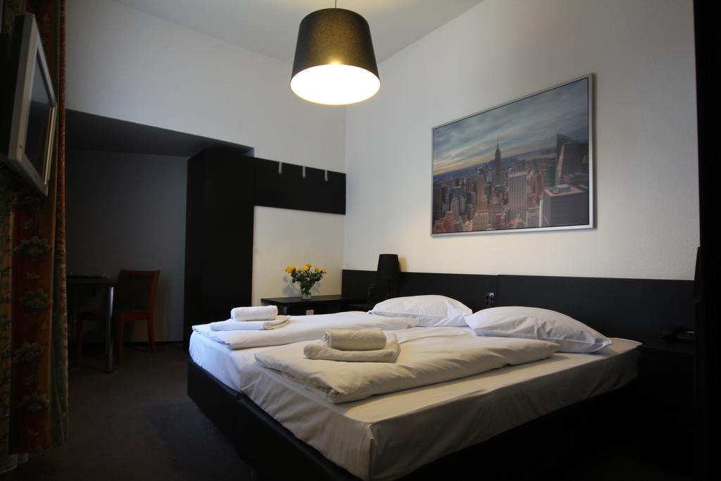 Carlton Hotel Frankfurt am Main Bagian luar foto
