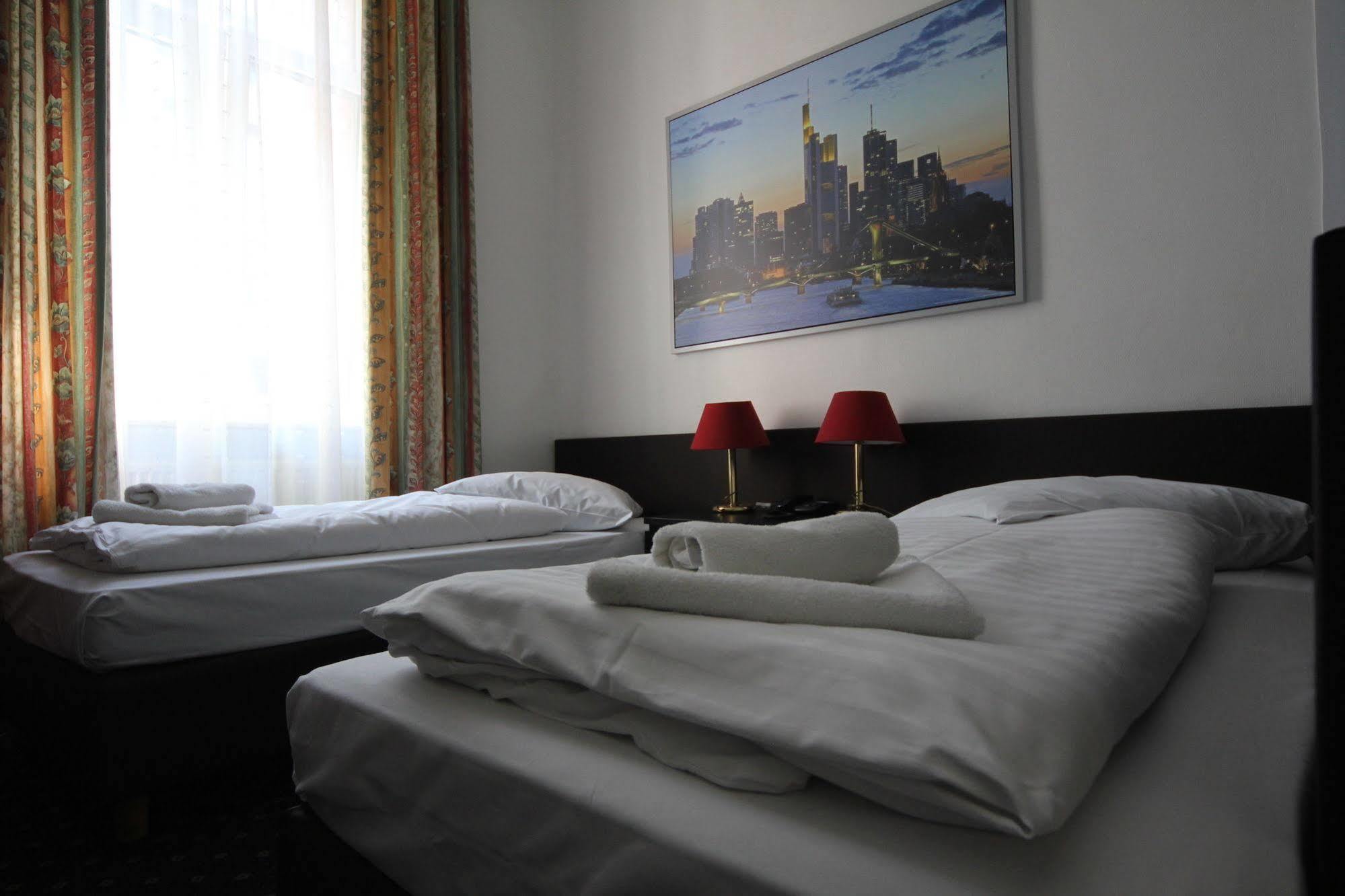 Carlton Hotel Frankfurt am Main Bagian luar foto