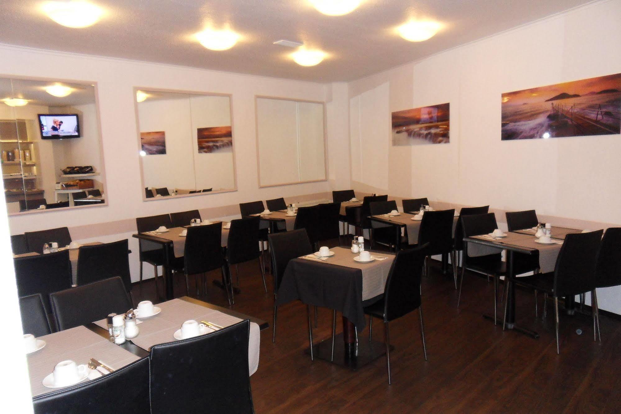 Carlton Hotel Frankfurt am Main Bagian luar foto
